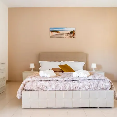 Le Di Beppe, Ampio E Luminoso A Appartamento Lecce